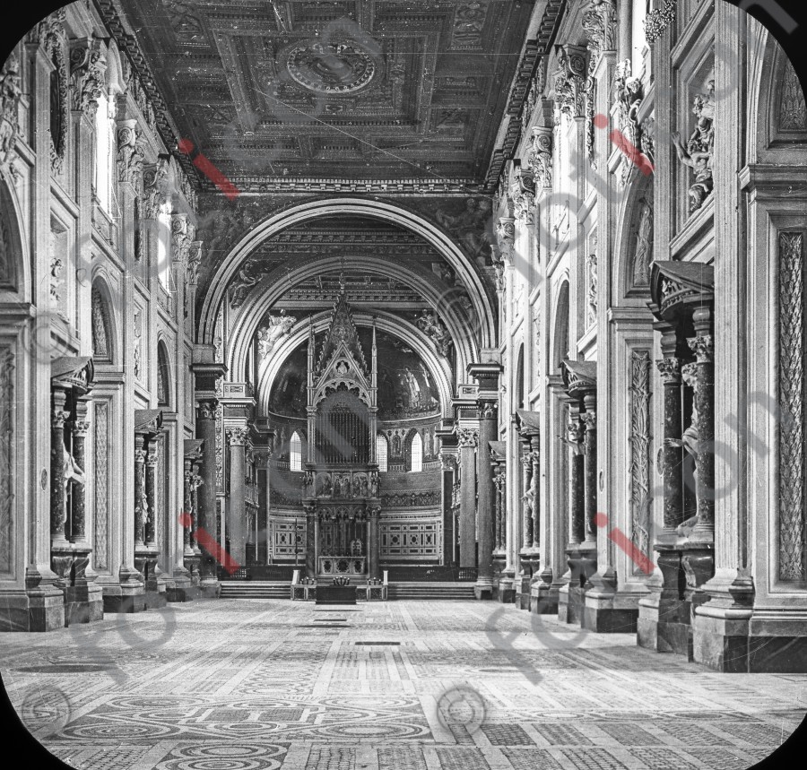 Lateranbasilika | Lateran Basilica (foticon-simon-147-035-sw.jpg)